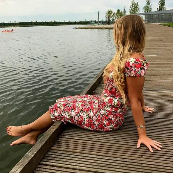 Gianni Bini Cropped Red Floral Off Shoulder Top - Picture 8 of 9